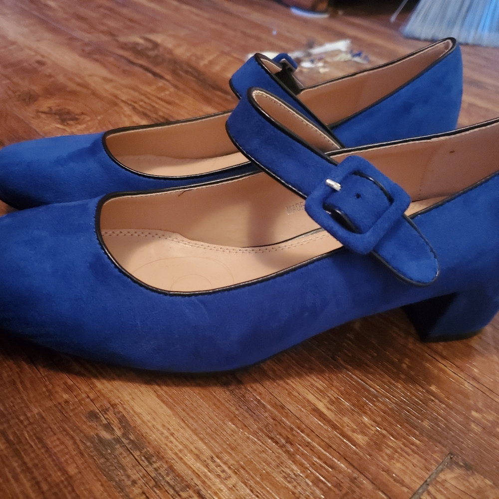 Beston royal blue microsuede Mary Janes size 9